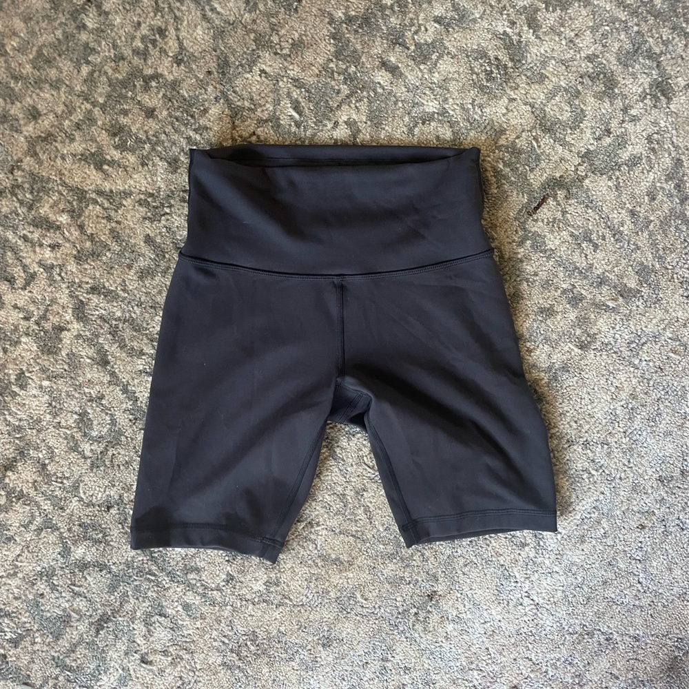 Lululemon biker shorts size 6